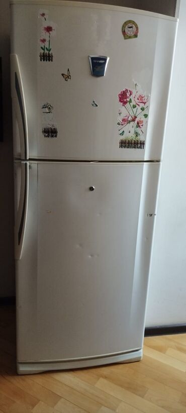 iki qapılı soyuducu: Б/у 2 двери Sharp Холодильник Продажа, цвет - Белый