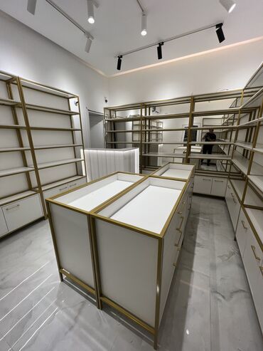 Кронштейны, стойки: Кронштейн Для телефонов и их аксессуаров, Материал: Стекло, С ящиками, Новый — 23