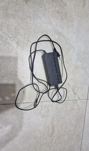 Elektrikli samokatlar: Elektrik skuter - Geniş gövdəli, slip-əleyhinə platforma - Ön və arxa — 16