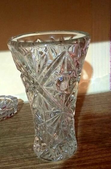 Konfet qabları: 1.Kanfet qabı-30 2.Kanfet qabı -35 3.Vaza -90 4.Vaza -60 5.Meyvə qabı — 3