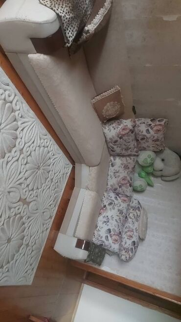 Divanlar: Künc divan, İşlənmiş, Açılan, Çatdırılma yoxdur -da lalafo.az — 11 Divanlar: Künc divan, İşlənmiş, Açılan, Çatdırılma yoxdur — 11