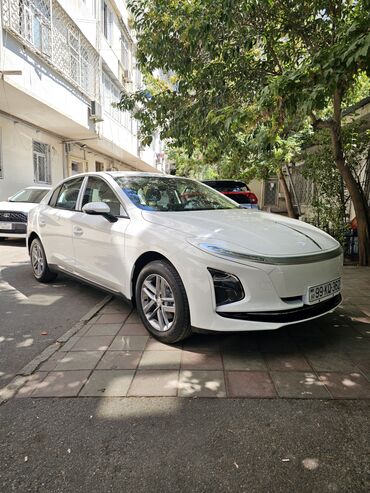 авто фольксваген: Hongqi e-qm5 500km. Ən yeni versiyadı. 2025 in əvvəlində çıxanlardan