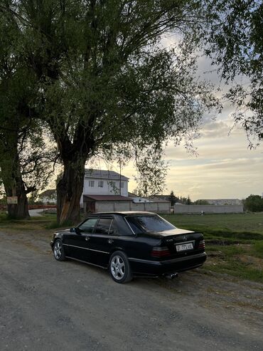 движок 602: Mercedes-Benz W124: 1993 г., 3.2 л, Автомат, Бензин, Седан