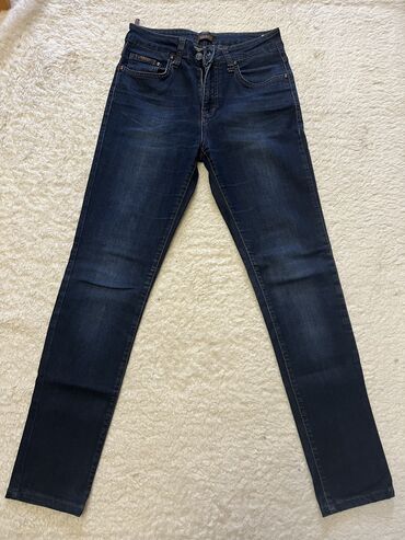 женские белые джинсы стрейч: Джинсы S (EU 36), M (EU 38)