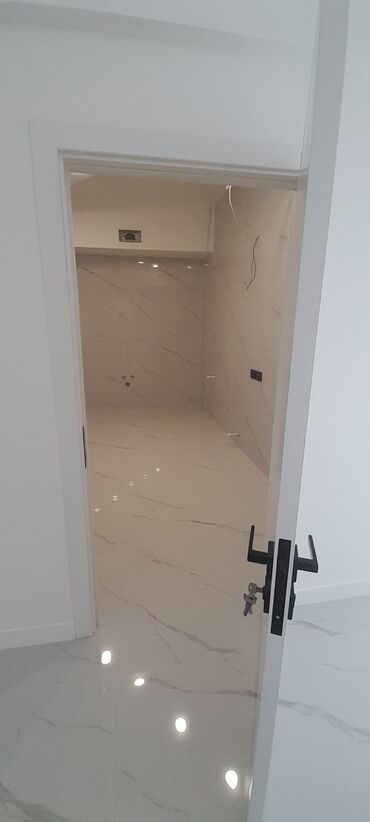 Digər kommersiya daşınmaz əmlakı: Qara Qarayev metrosu yaxınlığında Klinika icarəyə verilir./SATMAQ DA — 24