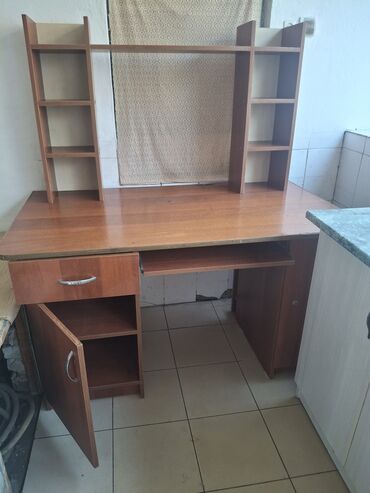 Журнальные столы: Низкий деревянный стол-платформа/тахта. - Материал каркаса: массив — 3