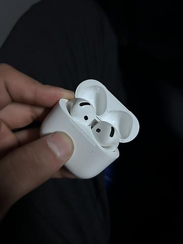 Qulaqcıqlar: Airpods 4 anc versiya sarj qabin uzerinde 1-2 xirda cizig var — 3