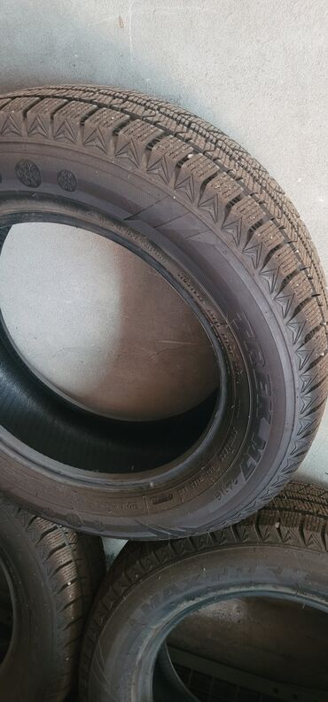 купить шины в бишкеке бу: Шины 215 / 60 / R 16, Всесезонная, Легковые, Maxxis