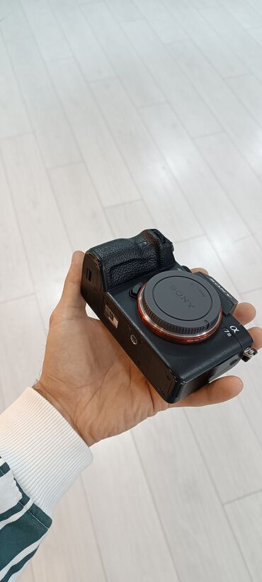 body kit: Sony A7III body 7K