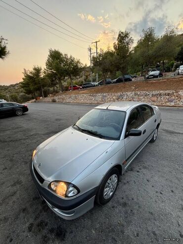 Toyota Avensis: 1.6 l. | 2000 έ. Λιμουζίνα