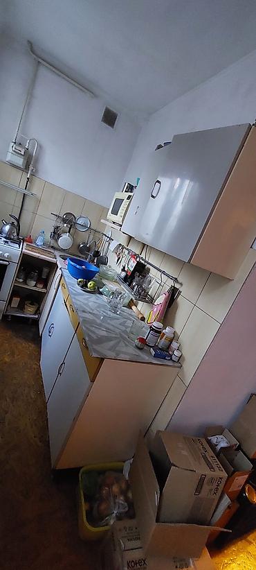 Оңдоп-түзөө жана курулуш: Кухонный гарнитур с рабочей зоной и навесными шкафами

- — 1