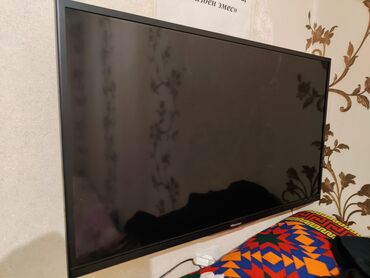 Телевизоры: На запчасть 
Экран под замену 
Остальное в порядке
Вайфай и смарт ТВ