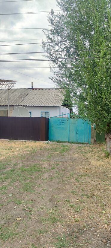 дом ысык кол: Дом, 72 м², 4 комнаты, Собственник, Старый ремонт