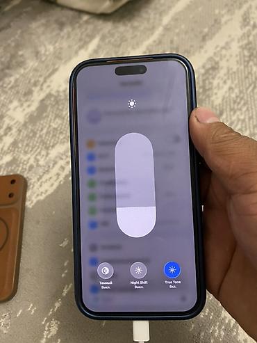 Apple iPhone: IPhone 17 Pro Max, Б/у, 256 ГБ, Оранжевый, Зарядное устройство, Защитное стекло, Чехол, 95 % — 8