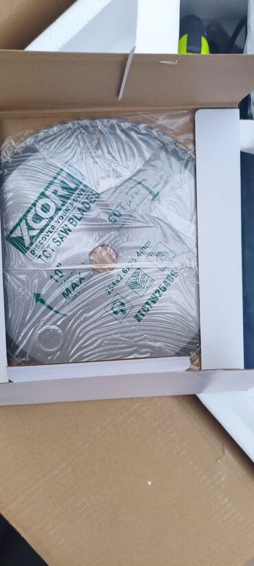 Mebel və taxta dəzgahları: XCORT Miter Saw XJX05-255 – 255 mm (10") Xüsusiyyətlər: - Gərginlik — 4