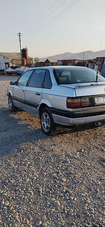 atego 818: Volkswagen Passat: 1988 г., Механика, Бензин, Седан — 6