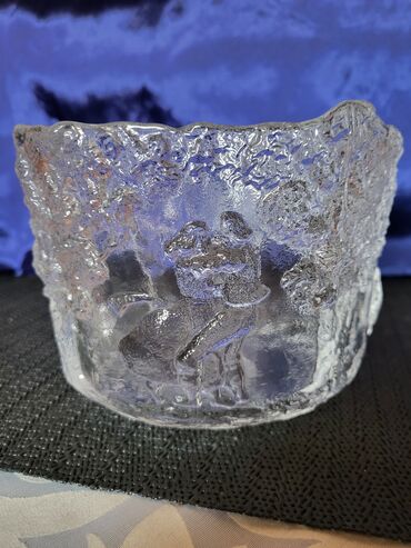 Činije: Cinija nova Kosta Boda,Kjell Engman rucni rad 70te. Cinija — 7