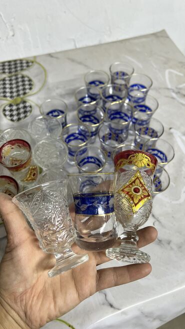 бутылки новые: Рюмки за все 500