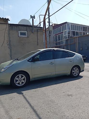 Toyota: Toyota Prius (2-ci nəsil) hibrid hatchback - Kuzov: 5 qapılı — 5