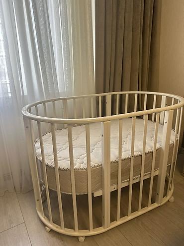 Oval formalı uşaq beşiyi və ortopedik döşək - Rəng: krem/ivori -