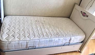 çilək mebel: İşlənmiş, Təknəfərlik çarpayı, Bazalı, Matras ilə, Siyirməsiz, Türkiyə — 2