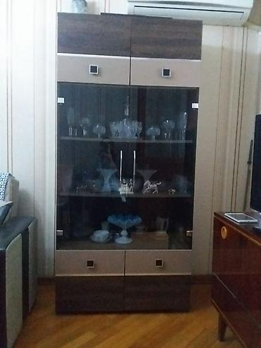 Оборудование для магазинов: Şüşəli vitrin şkaf eni 43,uzunlug 193,derinluk 40 - Material — 1
