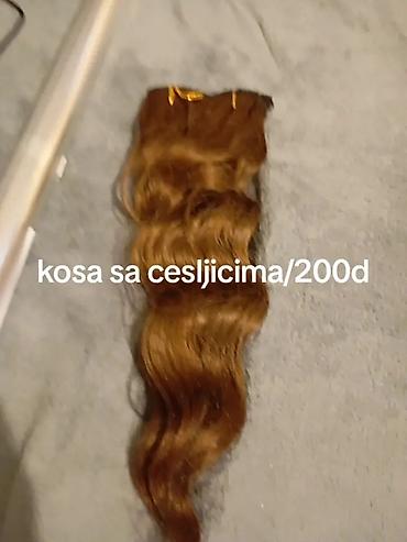 Ostala ženska obuća: Lot različitih predmeta za garderobu i opremu prodavnice/butika: - — 15