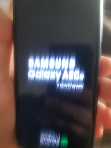sporet na cvrsto gorivo: Samsung A20, 64 GB, bоја - Crna, Dual SIM cards