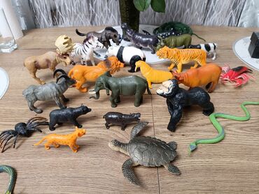 Игрушки: Игрушки животные зоопарк. все в отличном состоянии. цена за одну — 6