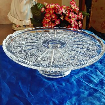 tort qabı: Tom 31 sm. Tort qabi ve ya wirniyyat ucun. 1 ededi 120 azn. Cut var
