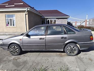 машина айон: Volkswagen Passat: 1991 г., 2 л, Кол менен иштөөчү, Бензин, Седан — 3