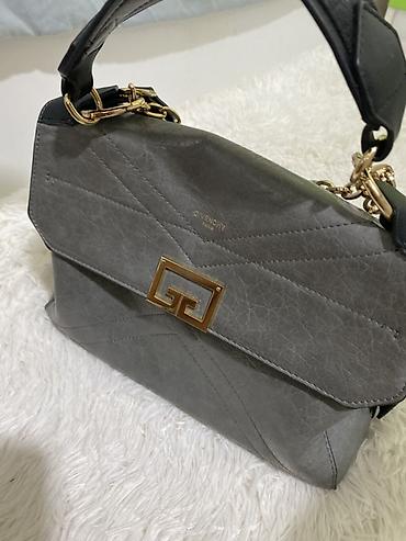 Çantalar: Givenchy qadın çantası - Rəng: boz (mat-metalik effektli) - Material — 4