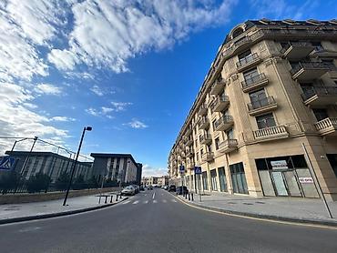 гараж купить: İcarəyə verilir obyekt 172 m², Ağ şəhər q. 7 700 AZN/ay 172 m² Sahə — 2