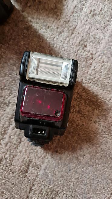 ploca za gramofon: Nikon F-301 analogni 35mm SLR fotoaparat sa objektivom i dodatnom — 6