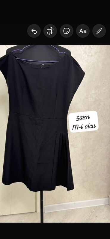 Dəstlər, kostyumlar: Qadın geyimləri 1) Bej rəngli trikotaj dəst – 10 AZN - V-yaxa — 20