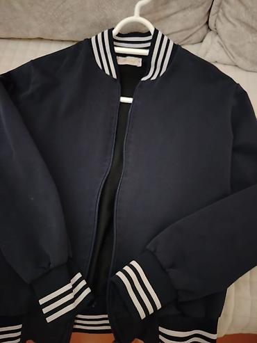 məktəb sunkasi: Məktəbli forması satılır. ətək jaket desti.Endirim etmək olar — 2