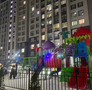 монолитный дом: 1 бөлмө, 42 кв. м, Элитка, 10 кабат, ПСО (өзү оңдоп түзөтүп бүтүү үчүн)