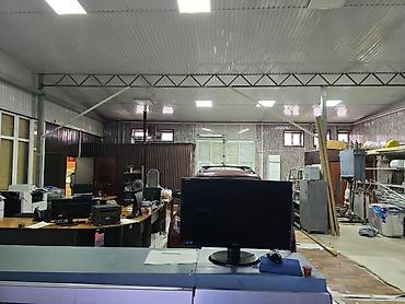 o store: Сдаю в аренду по 1400 сом кв м, Коммерческое здание под магазин, или — 3