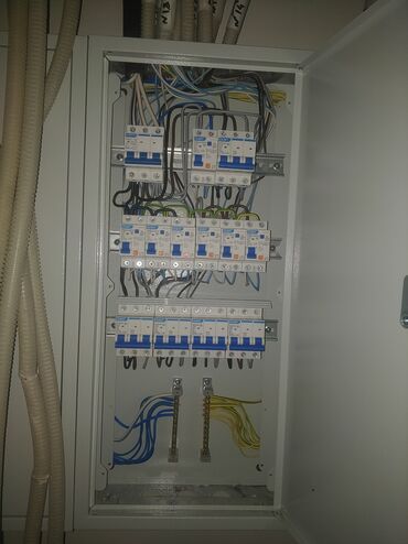 Электрики: Электромонтажные работы под ключ Профессиональный монтаж и сборка — 13