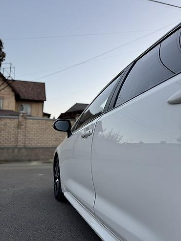 honda corolla: Toyota Corolla: 2022 г., 1.8 л, Вариатор, Гибрид, Седан — 8