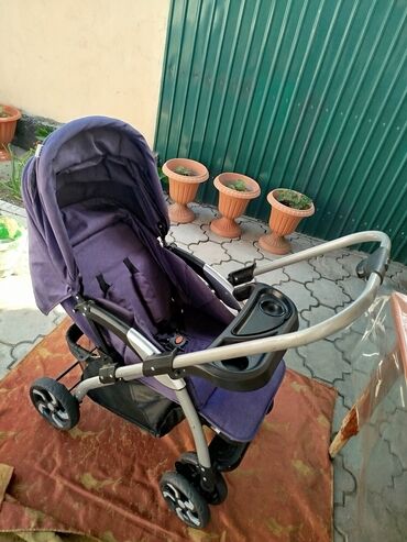 коляска для малыша: Коляска, цвет - Фиолетовый, Б/у