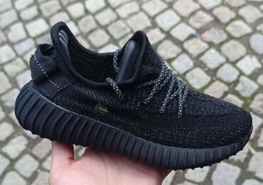 Patike: Adidas yeezy patike

Novo
Brojevi 36 do 46

fb Moja Kupovina 1 — 5