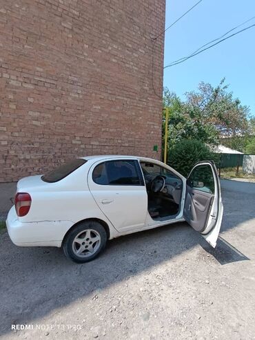 yaris: Toyota Vitz / Platz / Yaris / Echo: 2002 г., 1 л, Автомат, Бензин, Седан