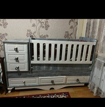 двухъярусная кровать для мальчика: Oğlan və qız üçün, Dördbucaq, Beşik, Matras ilə, Yellənmə mexanizmsiz