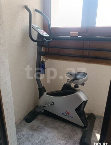 продам тренажер бубновского бу: Evdə istifadə üçün nəzərdə tutulmuş bu məşq velosipedi, məşq zamanı