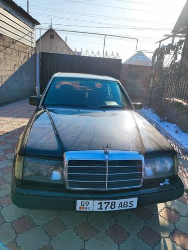 Mercedes-Benz: Mercedes-Benz 220: 1993 г., 2.2 л, Механика, Бензин, Седан