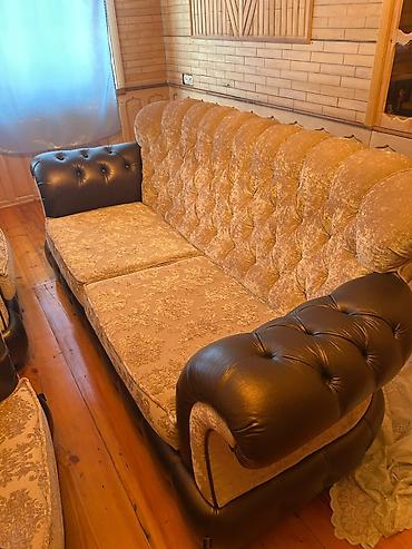 divan ortuk: 🛋️ Divan və kreslo dəsti satılır! 2 ədəd divan, 2 ədəd kreslo və 1 — 2