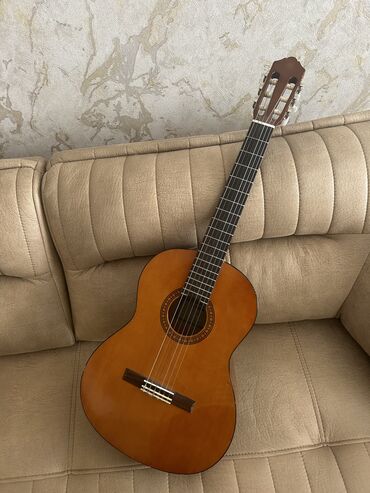 nokia 1680 classic: Klassik gitara, Yamaha, İşlənmiş, Ünvandan götürmə, Pulsuz çatdırılma
