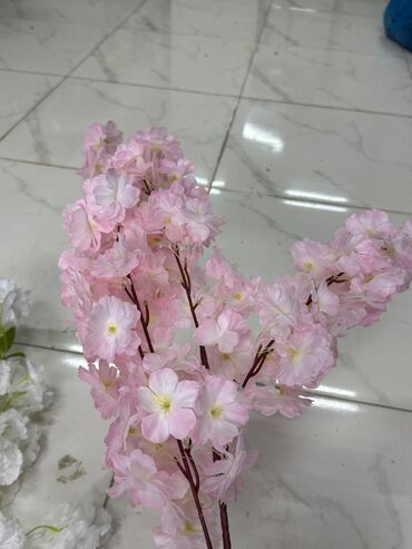 Süni güllər: Məhsul: Dekorativ süni gül kompozisiyaları və vazo/qablar - Yumşaq -da lalafo.az — 23 Süni güllər: Məhsul: Dekorativ süni gül kompozisiyaları və vazo/qablar - Yumşaq — 23