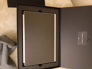Acer: Porsche Design | Acer Book RS noutbuku Xüsusiyyətlər: - Dizayn — 2